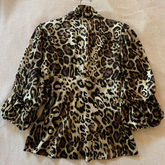 bebe Stand Collar, Silk, Leopard Print Blouse. S. - Picture 2 of 8